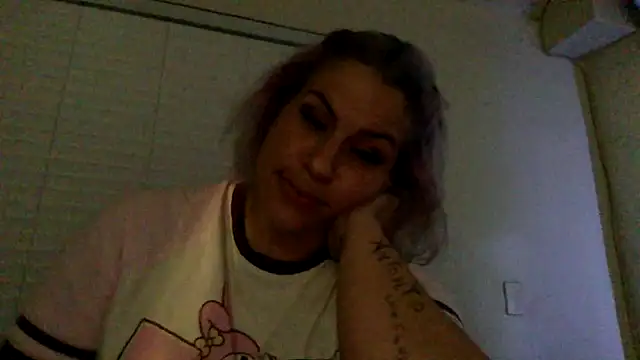 Snapshot of toomuchofafreak chatting on October 29, 7:32 am toomuchofafreak online show from October 29, 7:32 am