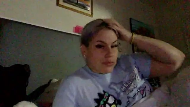 toomuchofafreak online show from January 15, 12:10 pm