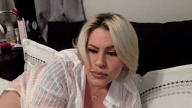 toomuchofafreak online show from February 17, 4:53 am