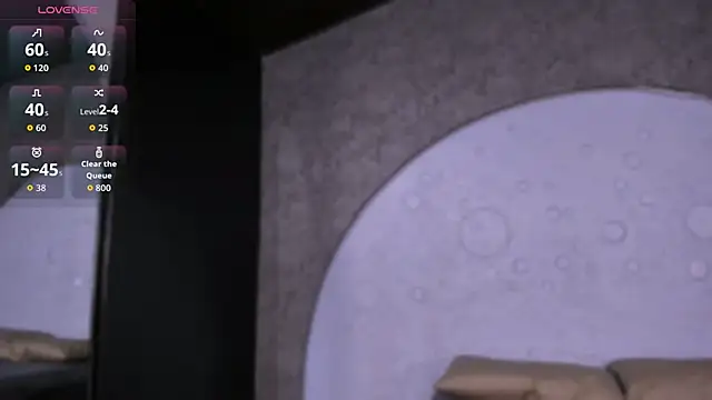 ReinaChloe online show from February 18, 4:03 pm