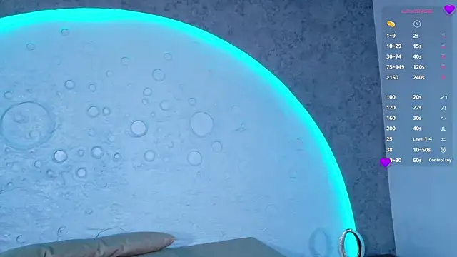 ReinaChloe online show from July 9, 4:22 pm