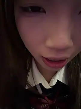 Snapshot of Yiyi-707 chatting on December 4, 2:04 pm Yiyi-707 online show from December 4, 2:04 pm