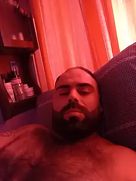 Snapshot of body02081 chatting on May 23, 2:10 pm body02081 online show from May 23, 2:10 pm