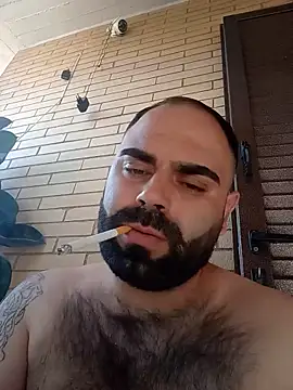 Snapshot of body02081 chatting on May 24, 12:21 pm body02081 online show from May 24, 12:21 pm