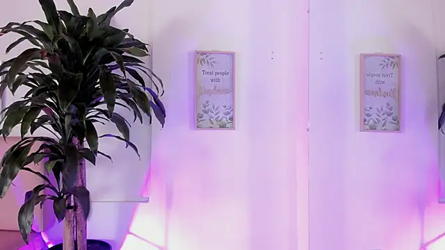 Snapshot of Yumii_sweetgirl chatting on October 2, 1:29 pm Yumii sweetgirl online show from October 2, 1:29 pm