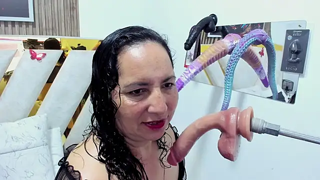 Luna Naughty1 online show from May 8, 9:03 am