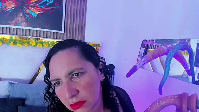 Luna Naughty1 online show from June 10, 9:19 am