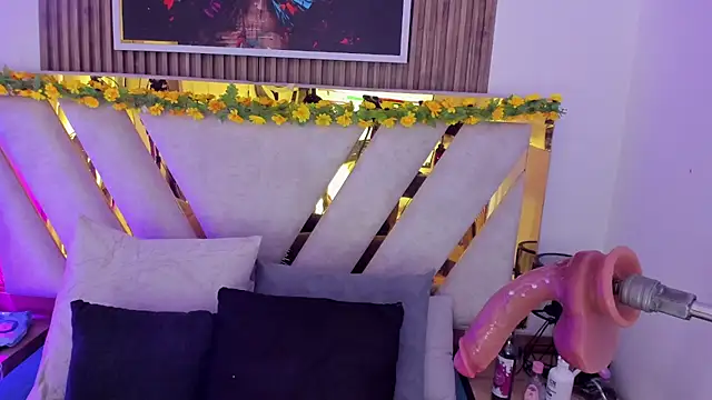 Luna Naughty1 online show from June 23, 1:31 pm