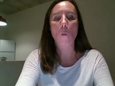 Snapshot of ALICAINWONDERLAND chatting on October 1, 4:46 pm ALICAINWONDERLAND online show from October 1, 4:46 pm