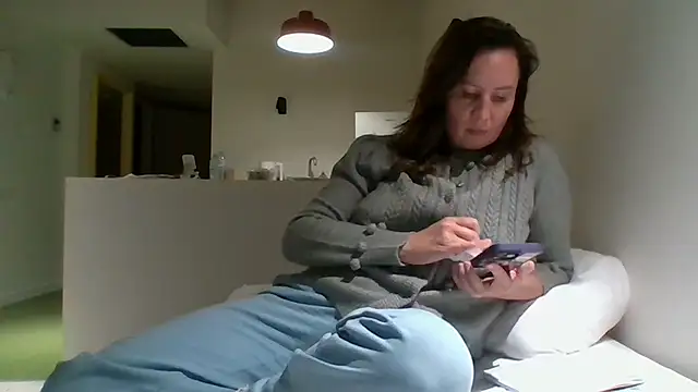 Snapshot of ALICAINWONDERLAND chatting on October 13, 8:09 pm ALICAINWONDERLAND online show from October 13, 8:09 pm