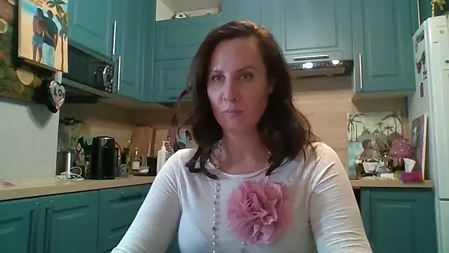 ALICAINWONDERLAND online show from November 16, 4:45 pm