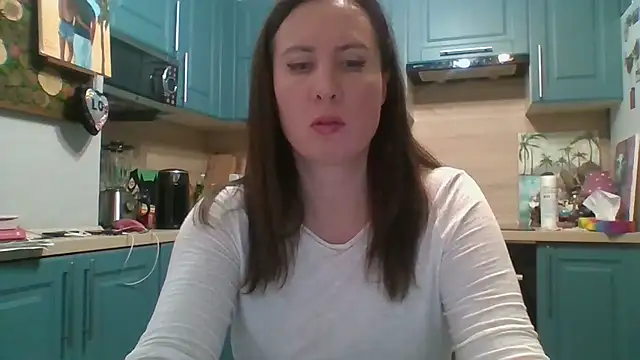 ALICAINWONDERLAND online show from November 21, 4:49 pm