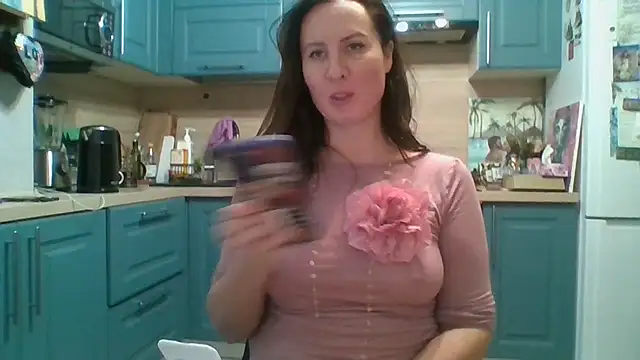 Snapshot of ALICAINWONDERLAND chatting on December 19, 6:04 pm ALICAINWONDERLAND online show from December 19, 6:04 pm