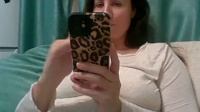 Snapshot of ALICAINWONDERLAND chatting on March 6, 8:38 pm ALICAINWONDERLAND online show from March 6, 8:38 pm