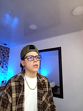 Snapshot of SpencerMontgomery chatting on October 25, 7:19 pm SpencerMontgomery online show from October 25, 7:19 pm