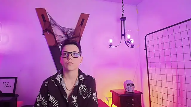 Snapshot of SpencerMontgomery chatting on November 12, 7:24 pm SpencerMontgomery online show from November 12, 7:24 pm