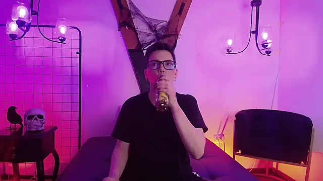 Snapshot of SpencerMontgomery chatting on November 13, 7:46 pm SpencerMontgomery online show from November 13, 7:46 pm