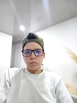 Snapshot of SpencerMontgomery chatting on November 16, 4:29 am SpencerMontgomery online show from November 16, 4:29 am