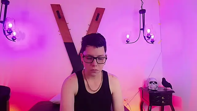 Snapshot of SpencerMontgomery chatting on November 26, 8:54 pm SpencerMontgomery online show from November 26, 8:54 pm