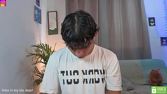 elias steel1 online show from April 18, 1:37 pm