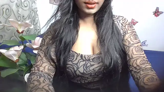 Snapshot of LustInLips chatting on May 21, 5:03 am LustInLips online show from May 21, 5:03 am