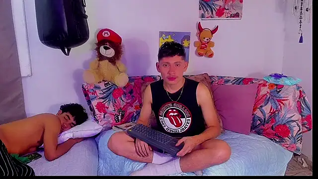 elfernh online show from October 5, 4:33 am