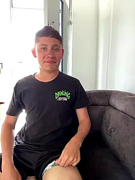 elfernh online show from December 18, 6:47 pm