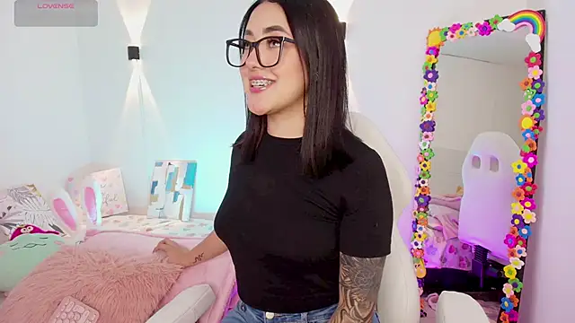 justonecute online show from October 2, 10:50 pm