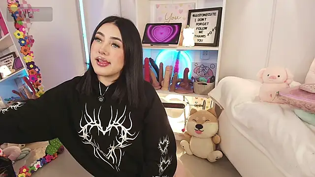 justonecute online show from April 25, 2:47 am