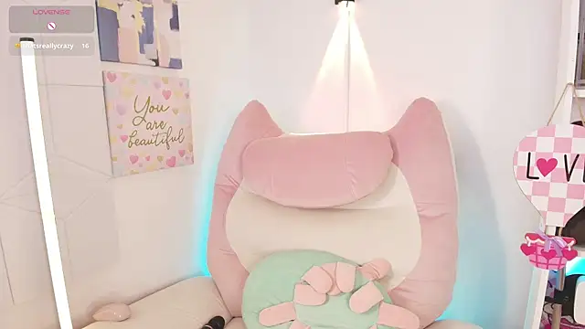 Snapshot of justonecute chatting on May 10, 3:44 am justonecute online show from May 10, 3:44 am