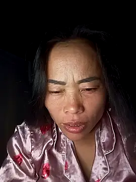 Snapshot of CoMay003 chatting on October 28, 3:36 pm CoMay003 online show from October 28, 3:36 pm