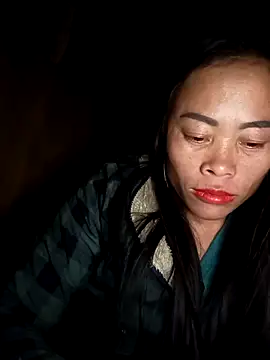 Snapshot of CoMay003 chatting on December 1, 12:32 pm CoMay003 online show from December 1, 12:32 pm