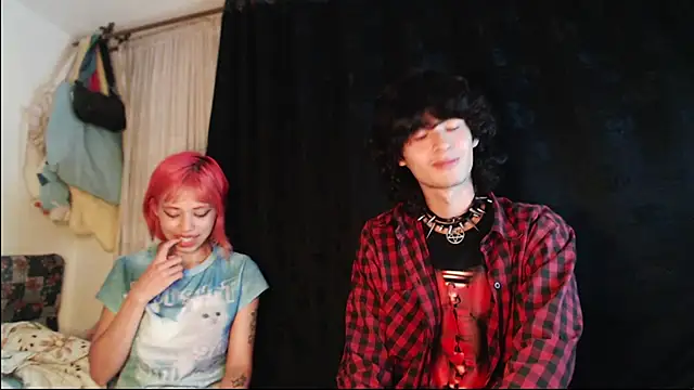 Snapshot of MixiPeach chatting on June 20, 3:53 am MixiPeach online show from June 20, 3:53 am