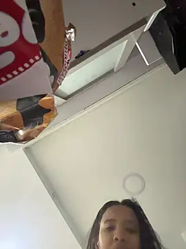 samiacooper25 online show from August 1, 7:18 am