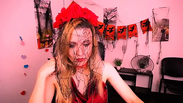 Snapshot of PeppyMia chatting on October 31, 7:53 am PeppyMia online show from October 31, 7:53 am