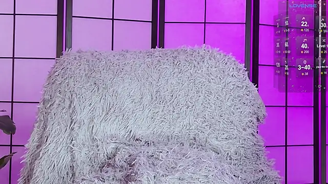 Snapshot of Rainy_Storm chatting on December 14, 3:17 pm Rainy Storm online show from December 14, 3:17 pm