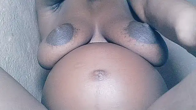 Snapshot of Chloe2001 chatting on November 25, 9:31 am Chloe2001 online show from November 25, 9:31 am