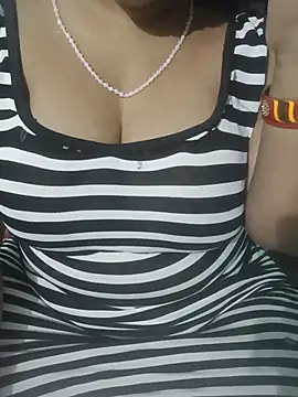 Snapshot of Anjali-bhabhi chatting on July 22, 7:27 pm Anjali-bhabhi online show from July 22, 7:27 pm