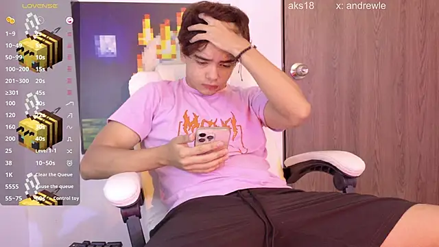 an drew18 online show from June 20, 1:47 pm
