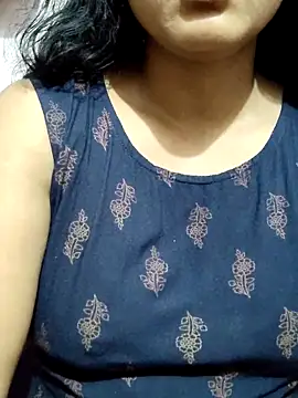 Snapshot of spicysuhana chatting on June 3, 1:41 am spicysuhana online show from June 3, 1:41 am