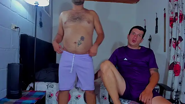 Snapshot of DuoPerverxs chatting on November 28, 4:15 am DuoPerverxs online show from November 28, 4:15 am