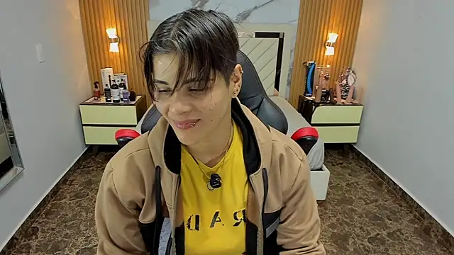 KAROLLJONES1 online show from November 14, 7:34 pm