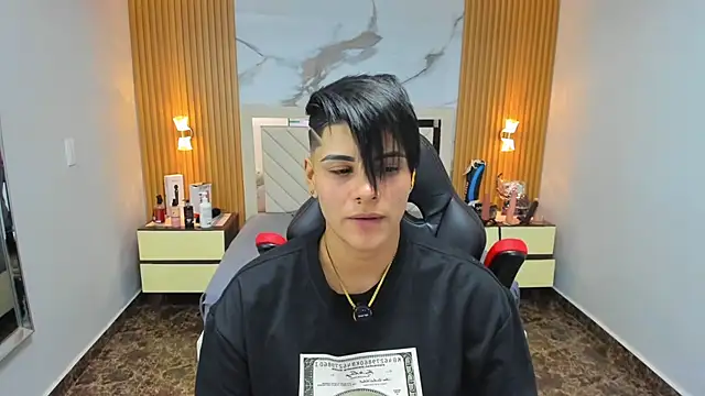 KAROLLJONES1 online show from January 8, 7:27 pm