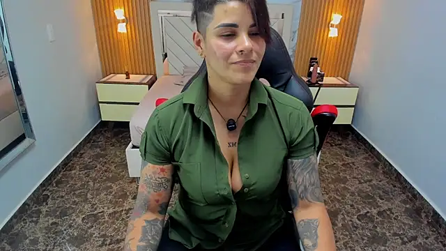 KAROLLJONES1 online show from February 16, 7:10 pm