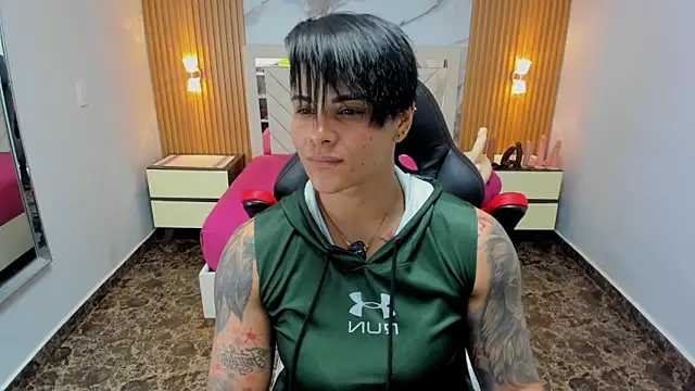 KAROLLJONES1 online show from April 25, 1:41 pm