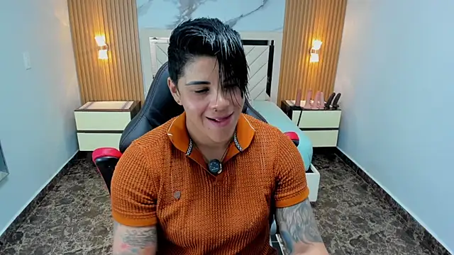 KAROLLJONES1 online show from May 1, 12:32 pm