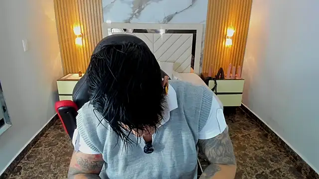 KAROLLJONES1 online show from May 30, 12:35 pm