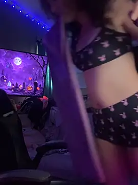 goddessmissmia online show from October 31, 8:10 pm