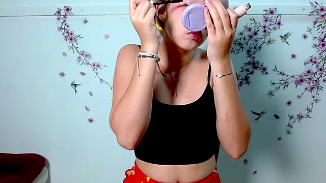 Snapshot of Angel_Megan chatting on December 17, 12:00 pm Angel Megan online show from December 17, 12:00 pm