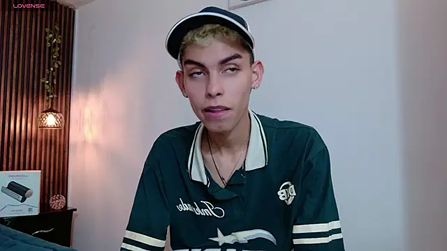 Room 69x online show from February 25, 2:16 pm